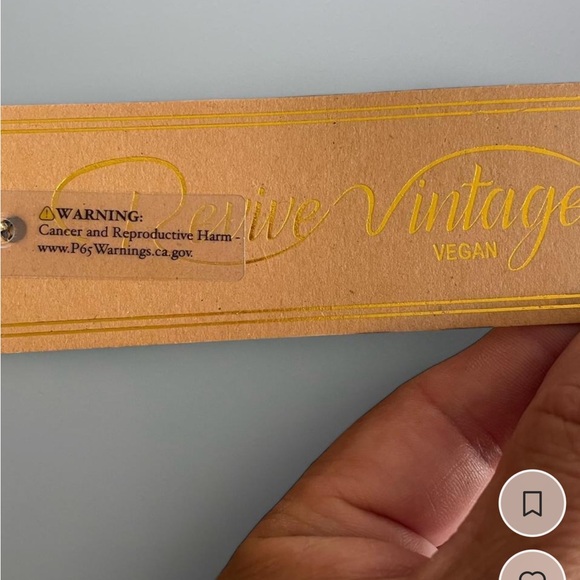 Revive VTG Vegan Faux Leather Small Crossbody Bag Tan Color, New.
Style 30-02385 - Picture 3 of 8